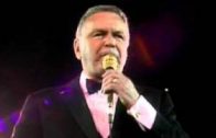 The Lady Is A Tramp – Frank Sinatra | Concert Collection